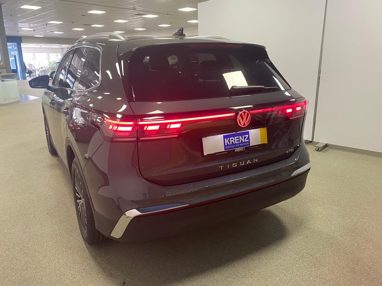 Fahrzeugabbildung Volkswagen Tiguan 1.5 eTSI+Elegance+AHK+NAVI+360 KAMERA+HUD