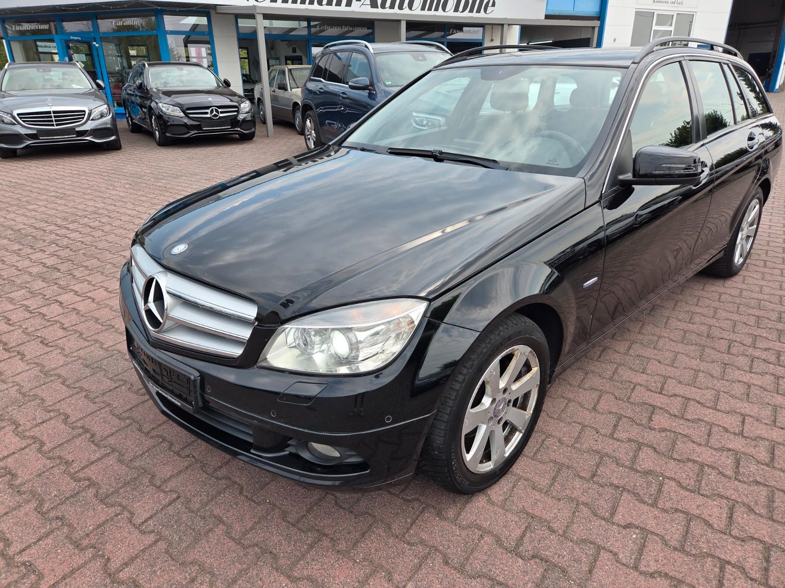 Mercedes-Benz C200 2010 — photo 20