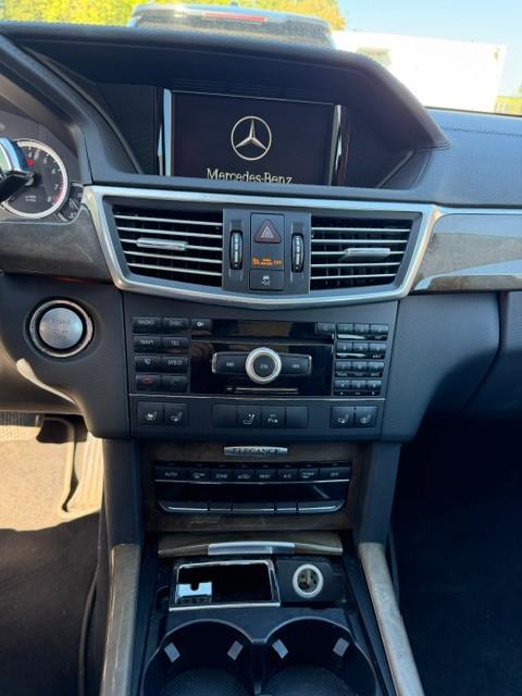 Mercedes-Benz E350 2011 — photo 11
