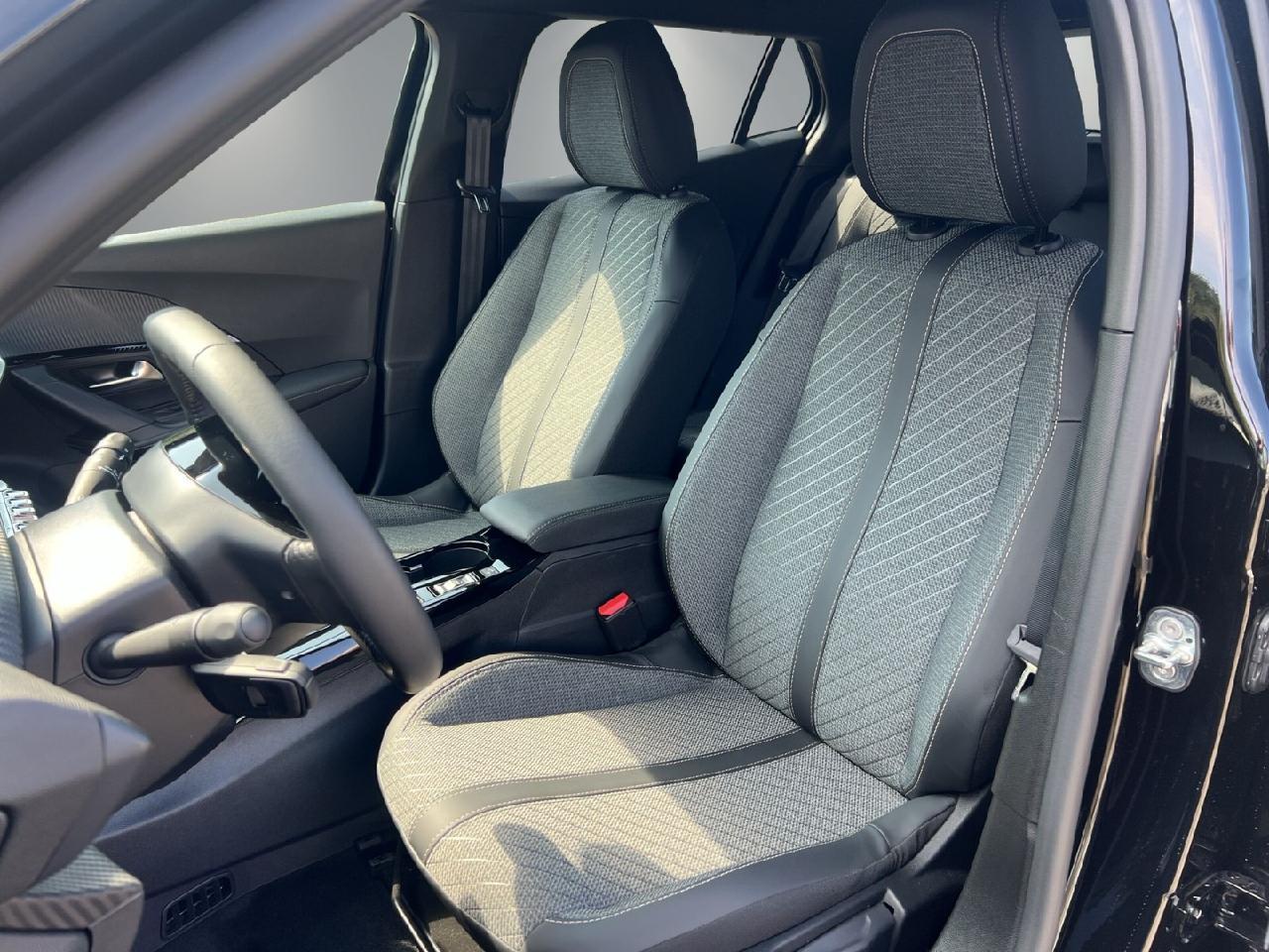 Peugeot 2008 Hybrid 145 Allure