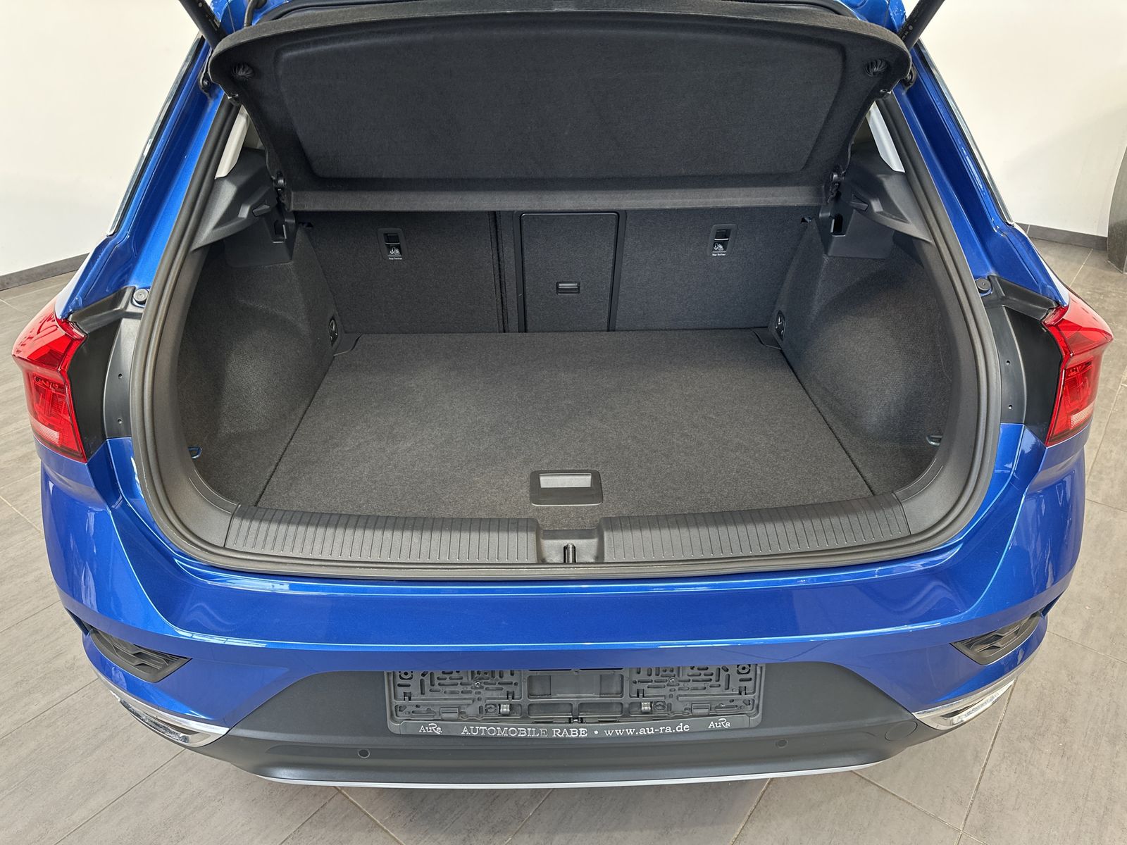 Fahrzeugabbildung Volkswagen T-Roc 2.0 TDI DSG Active NAV+LED+ACC+KAMERA+17ZO
