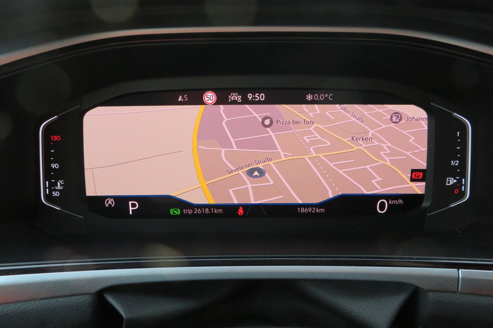 Fahrzeugabbildung Volkswagen T-Roc Life LED AHK KAMERA ACC NAVI 1.HD