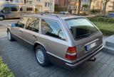 Mercedes-Benz E 220 T S124 Rosenholz/ innen Rot / restauriert - Mercedes-Benz 220 aus 1994