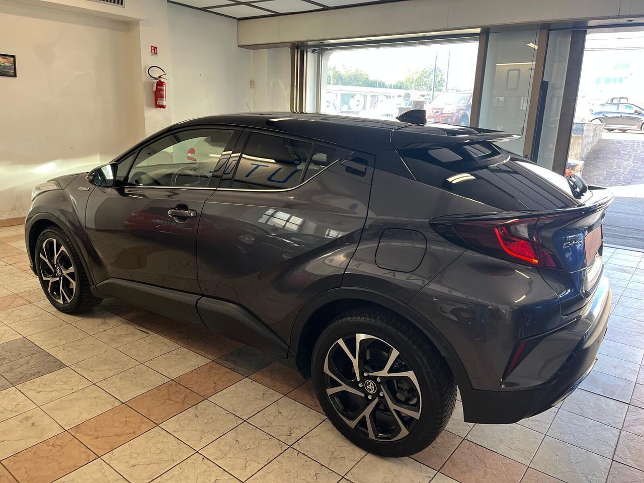 Toyota C-HR 2.0 Hybrid E-CVT Trend imagem 2