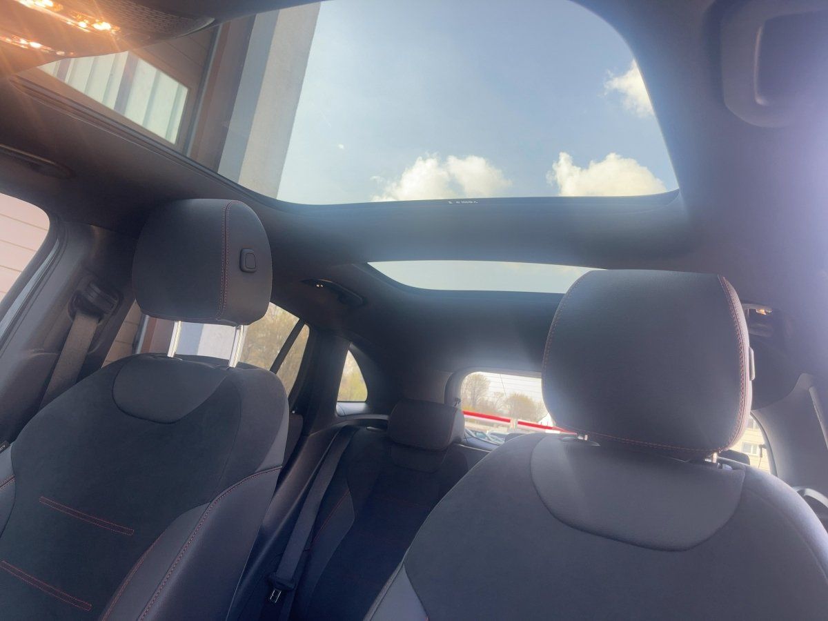 Fahrzeugabbildung Mercedes-Benz GLA 200 d AMG/Night/Pano/Kamera/AHK