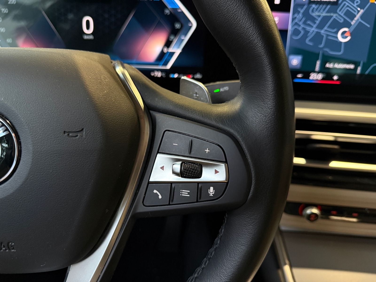 Fahrzeugabbildung BMW 320d Shadow Line AHK HUD KAM LED