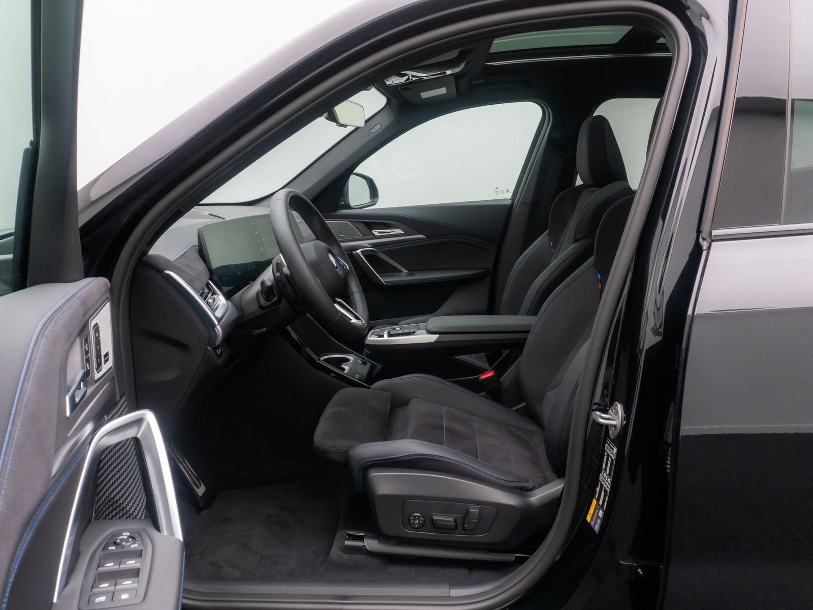 Fahrzeugabbildung BMW X1 xD25e M Sport H/K Kamera Panorama DAB Memory