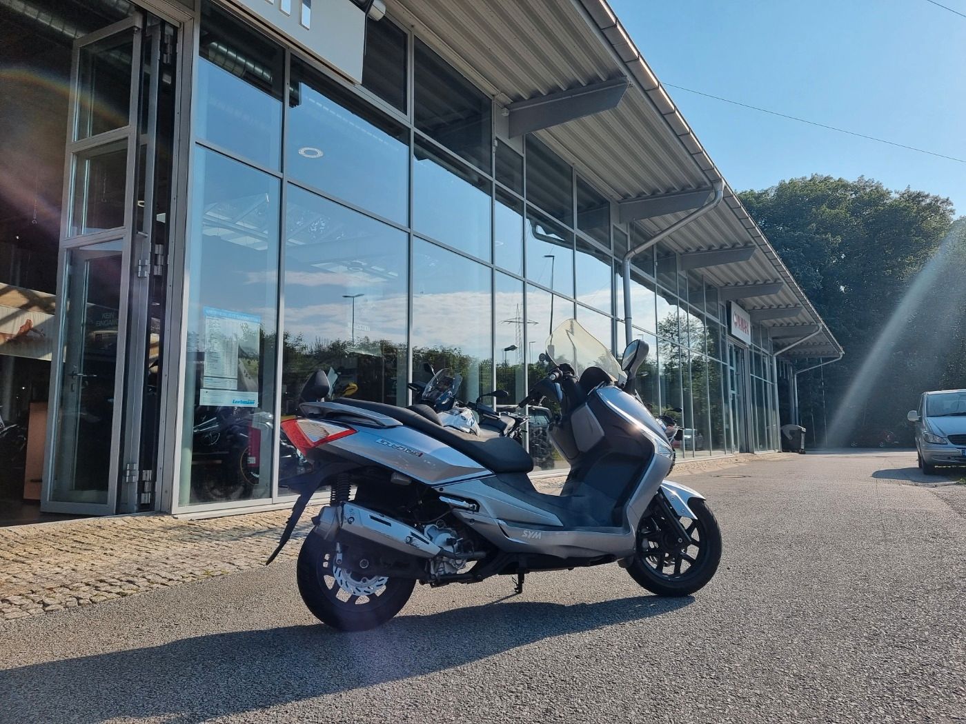 Fahrzeugabbildung SYM GTS 125i