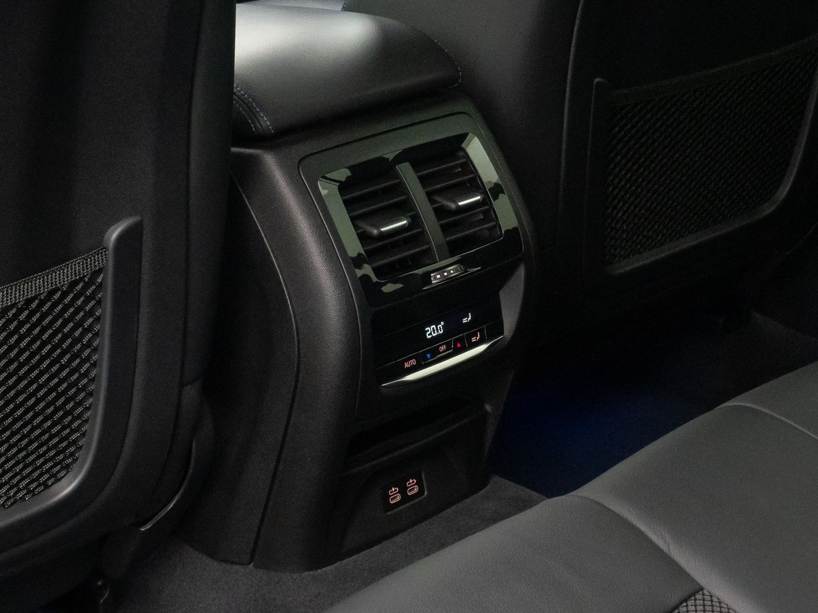 Fahrzeugabbildung BMW X3 xD20i M Sport Alarm HUD DAB Kamera HiFi Komfo