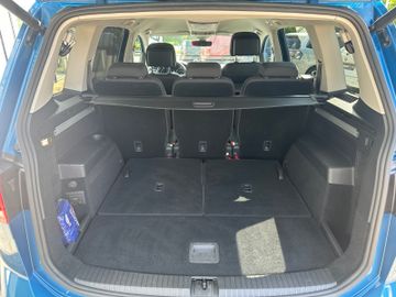 Fahrzeugabbildung Volkswagen Touran 2.0 TDI Highline 7 Sitze LED