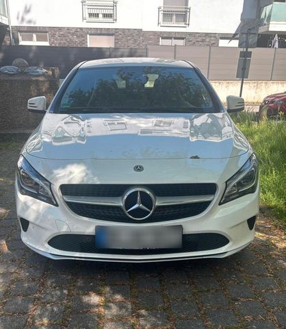 MERCEDES-BENZ Mercedes-Benz CLA 200 d