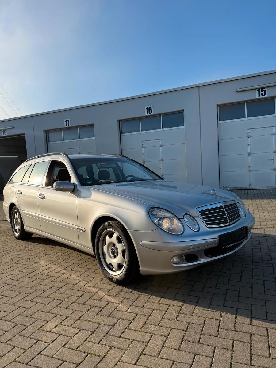 Mercedes-Benz E220 2005 — photo 7