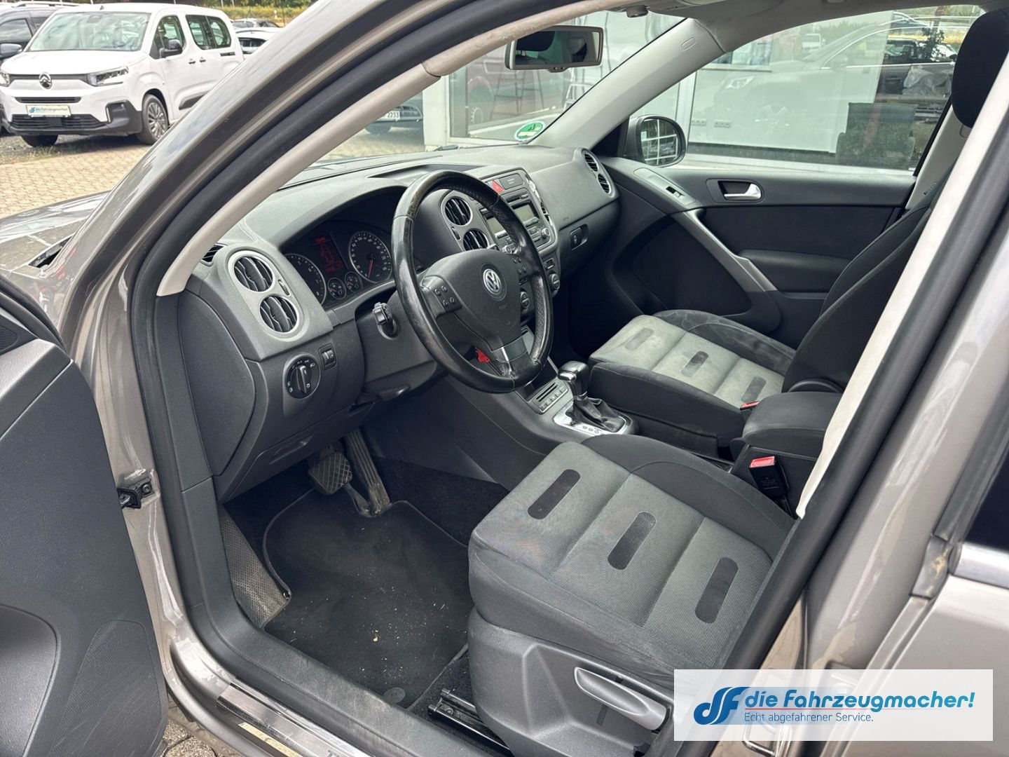 Fahrzeugabbildung Volkswagen Tiguan Sport & Style 4Motion El. Panodach *EXPO