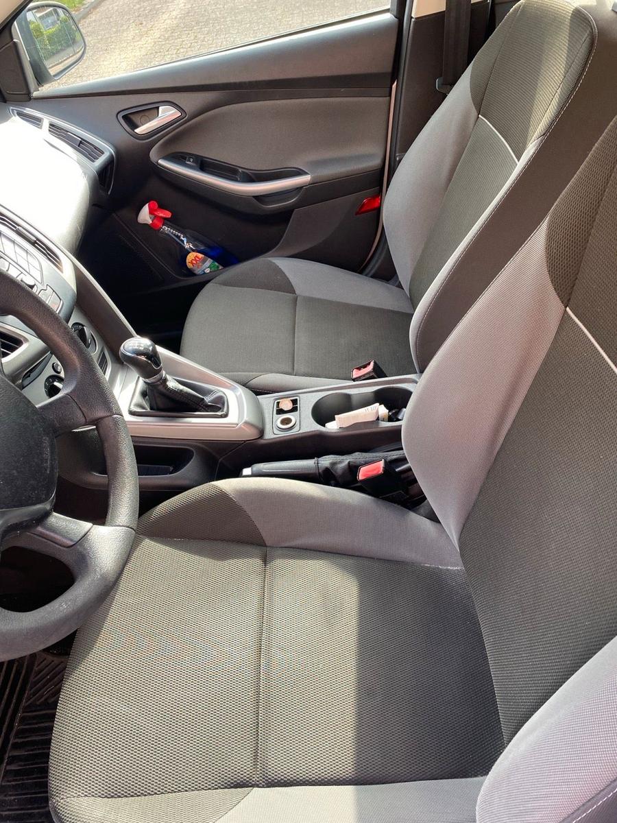 Ford Focus 2011 — photo 7