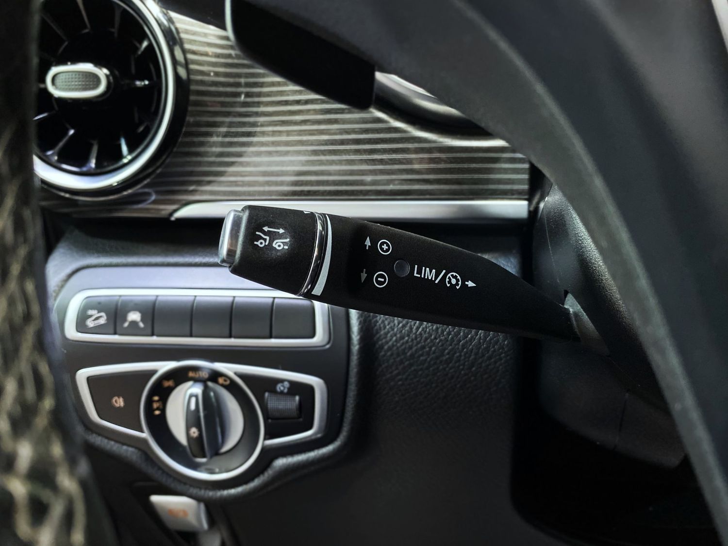 Fahrzeugabbildung Mercedes-Benz V 300 d EDITION 4M lang Sport #Kamera#LED#Leder#