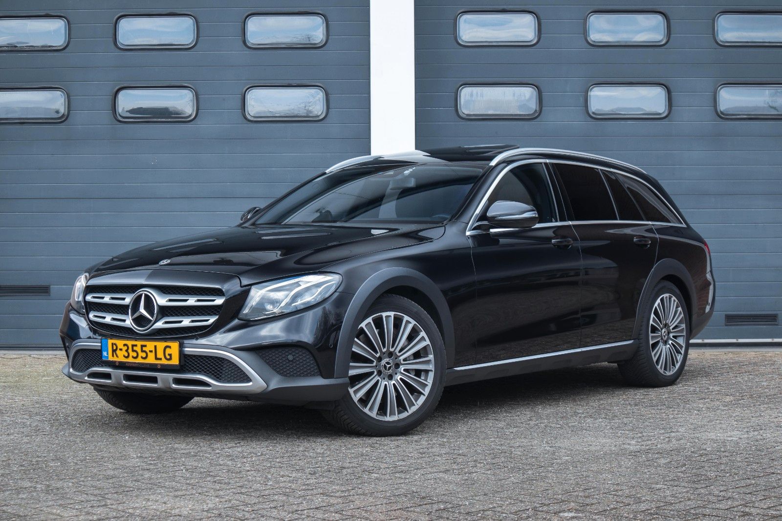 MERCEDES-BENZ E 350 d 4MATIC All-Terrain PANO AHK MULTIBEAM