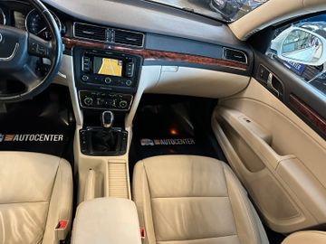 Skoda Superb Combi Elegance *1. Hand*Xenon*Klima*Navi*