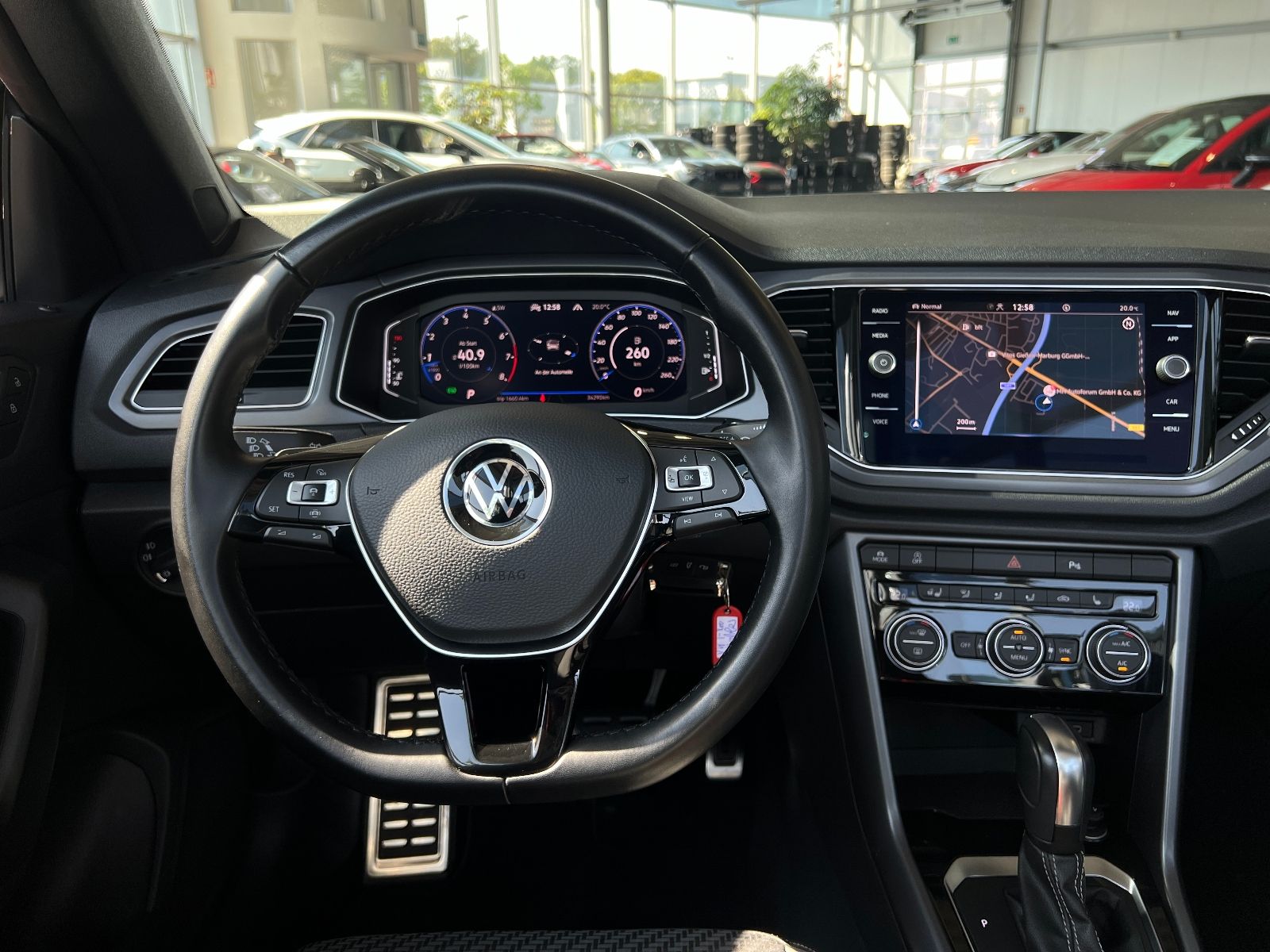 Fahrzeugabbildung Volkswagen T-Roc Cabriolet R-Line AHK ACC LED NAV SHZ 19"