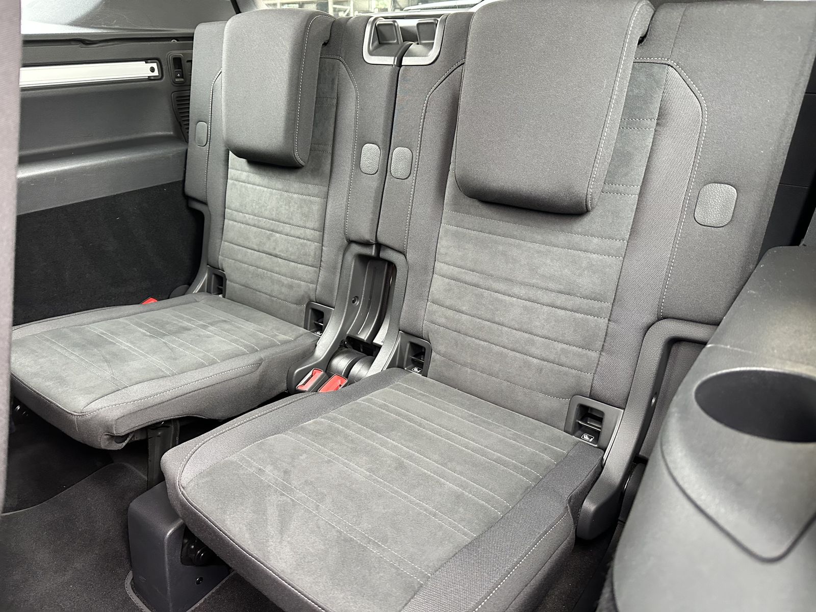 Fahrzeugabbildung Volkswagen Touran 2.0 TDI DSG 7-Sitzer Highline NAV+LED+AHK