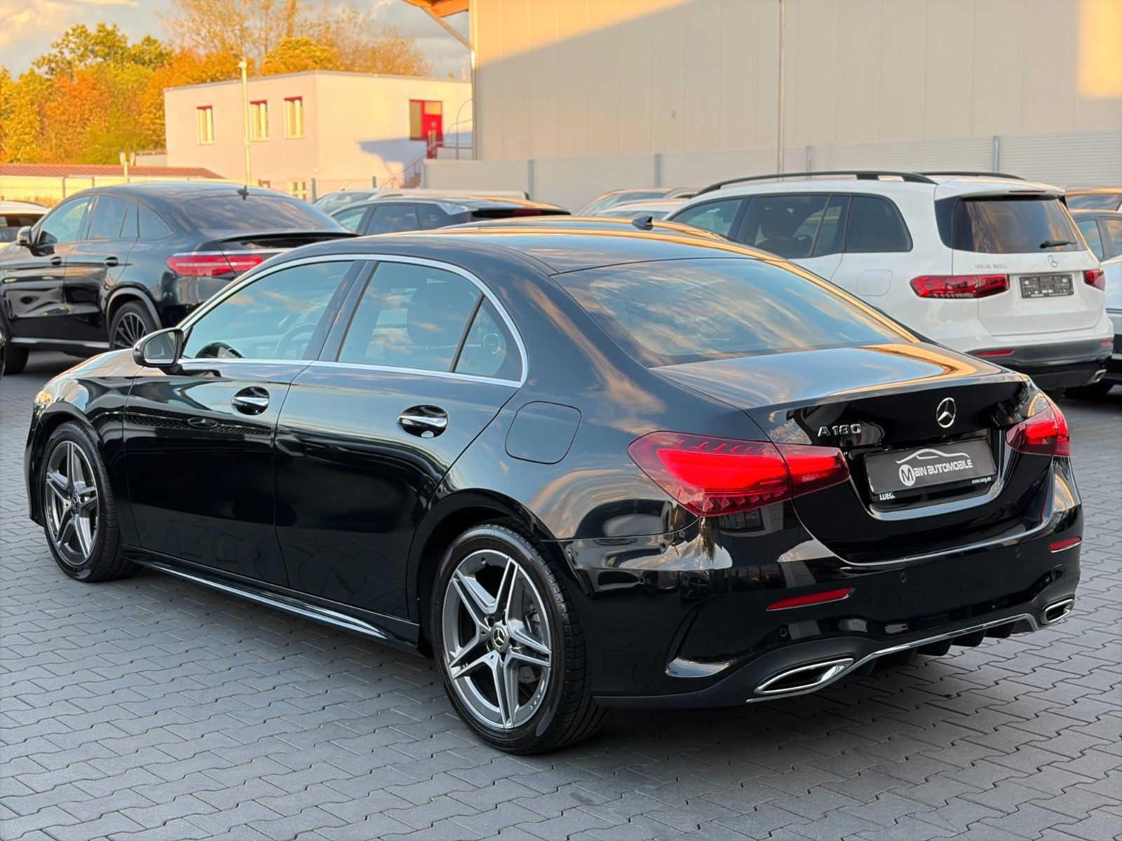 Mercedes-Benz A 180 Limo AMG-Sport 7G-DCT MBUX LED R-Kamera foto 4