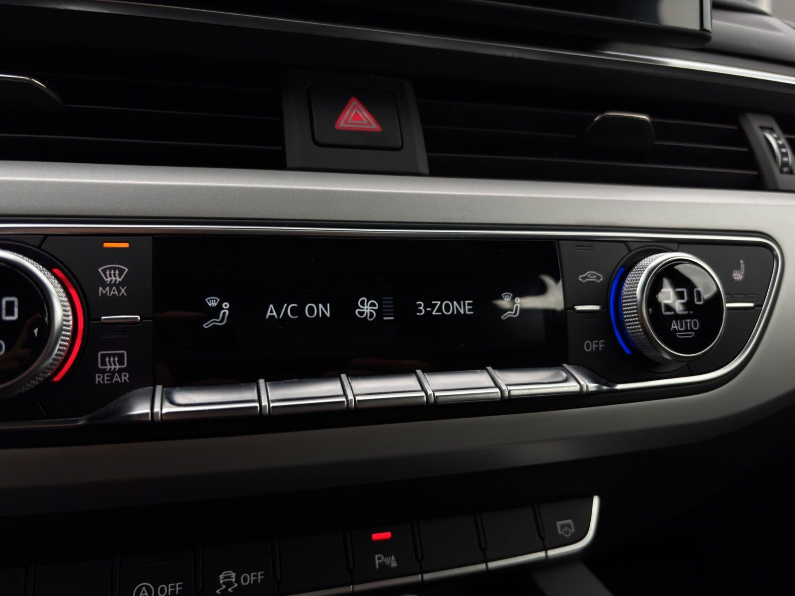 Fahrzeugabbildung Audi A4 Avant *S-line*Elektr.Sitze*ACC*Carplay*Leder