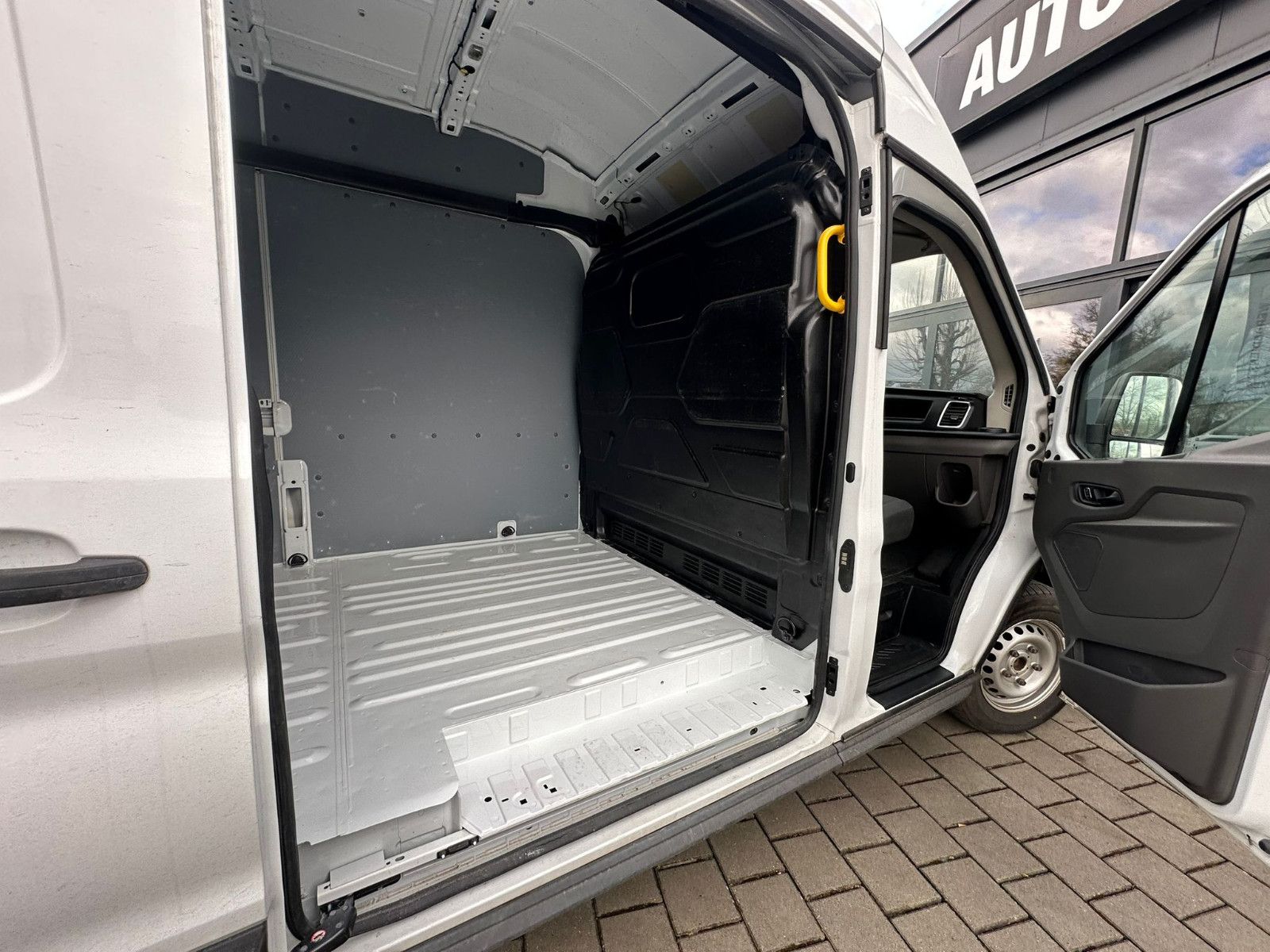 Fahrzeugabbildung Ford E-Transit 350 L3H3 *NAVI*KLIMA*TOUCH*LED*SH