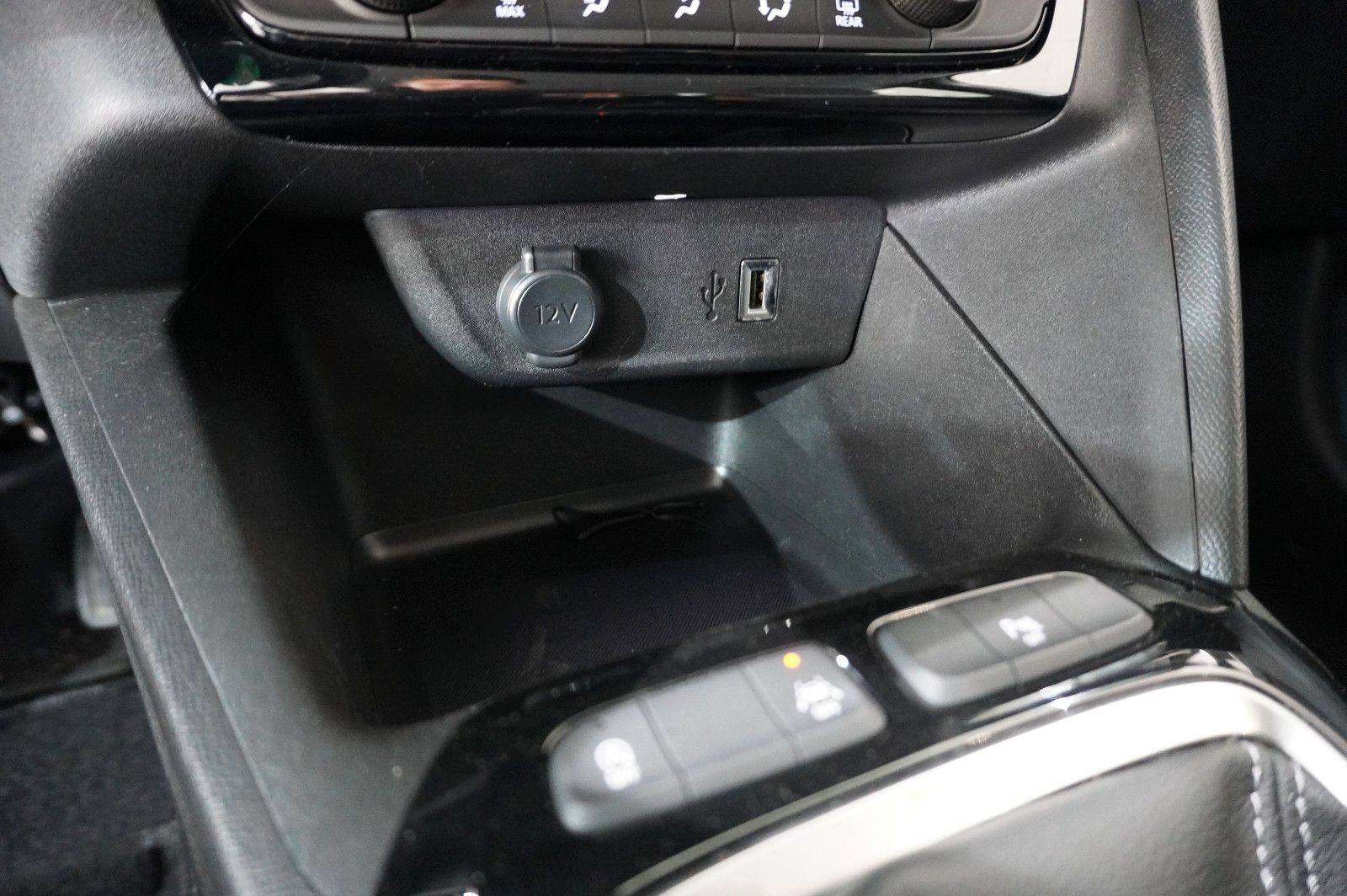 Fahrzeugabbildung Opel Corsa F 1.5D ELEGANCE NAVI/LED/KAMERA/TEMP/DAB+
