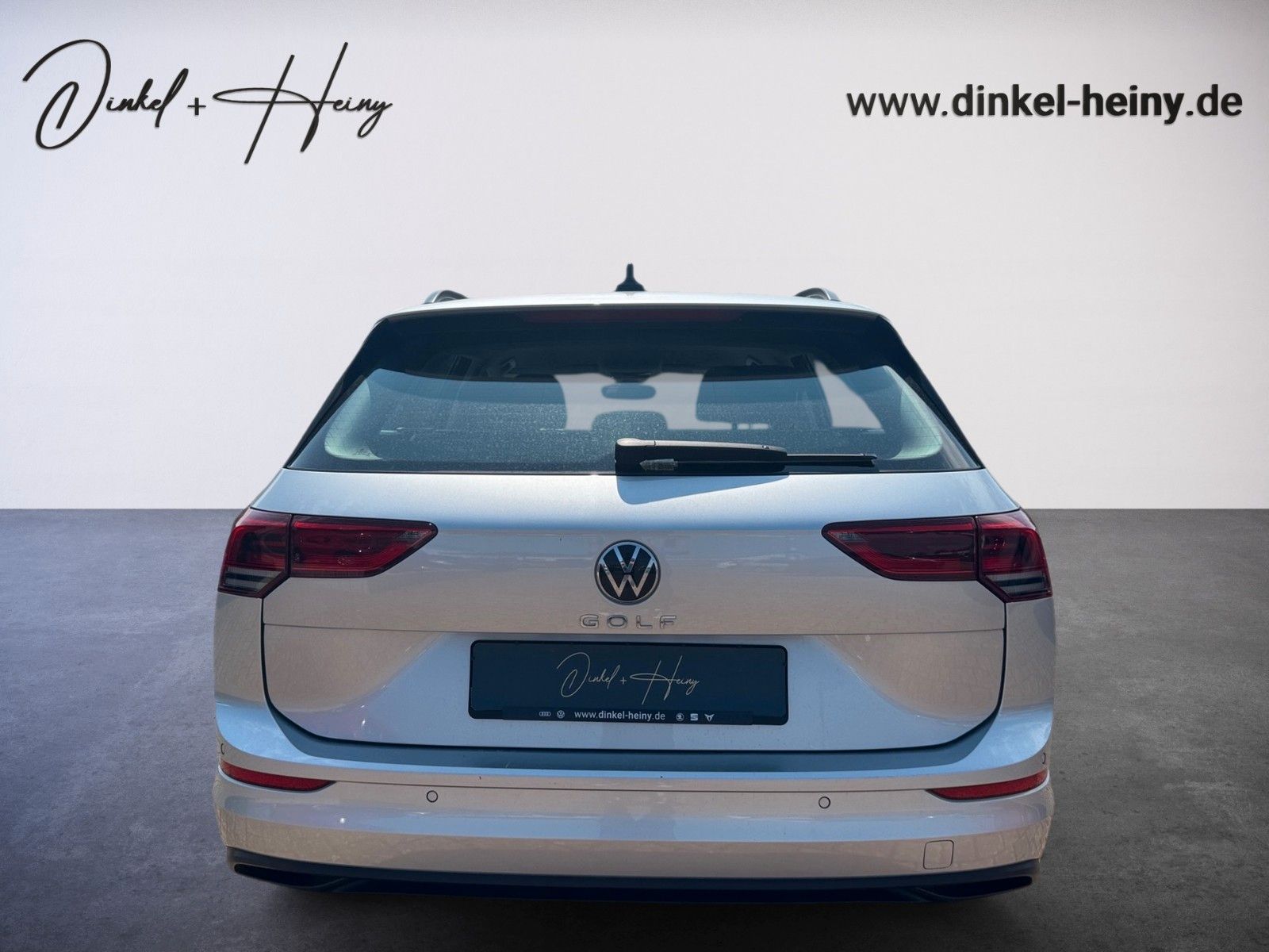 Fahrzeugabbildung Volkswagen Golf VIII Variant Life 1.0 TSI