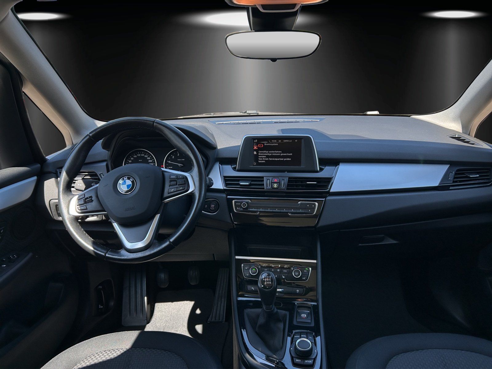 Fahrzeugabbildung BMW 218 Active Tourer, Advantage