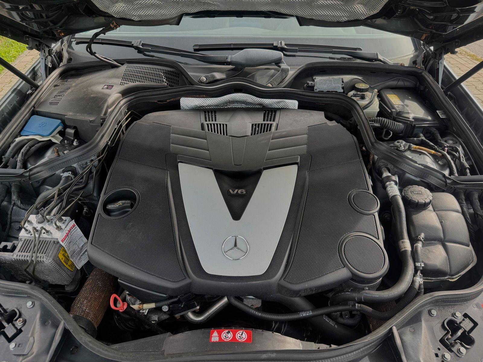 Mercedes-Benz E320 2006 — photo 11