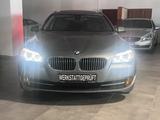 BMW 525 Touring d xDrive NAVI HEAD-UP PANO SHZ LEDER - BMW 5er Reihe aus 2012: Kombi