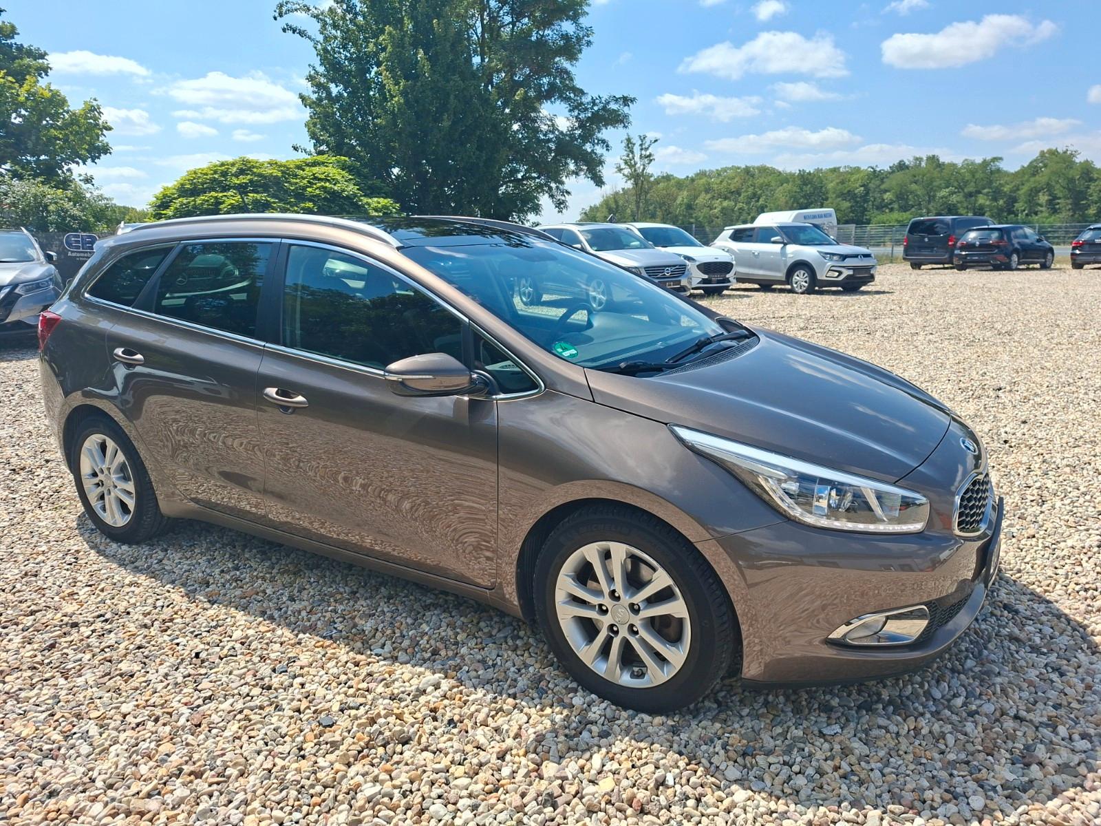 Kia cee'd 2015 — photo 34