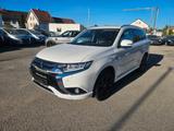 Mitsubishi Outlander PHEV Top 4WD VOLL - Mitsubishi Outlander Gebrauchtwagen in München