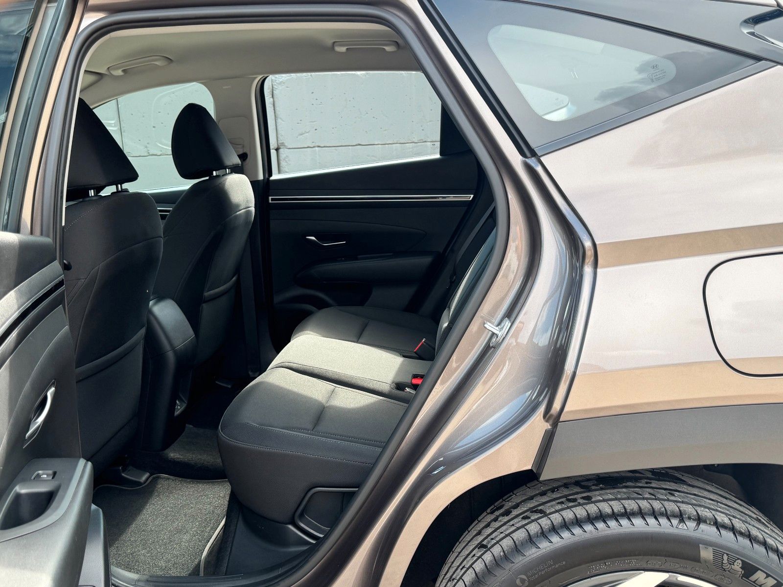 Fahrzeugabbildung Hyundai Tucson 1.6 T-GDI PHEV 4WD CarPlay Kamera Temp