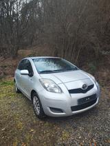 Toyota Yaris 1,0-l-VVT-i Cool Edition . 1Hand - Toyota Gebrauchtwagen in Aschaffenburg