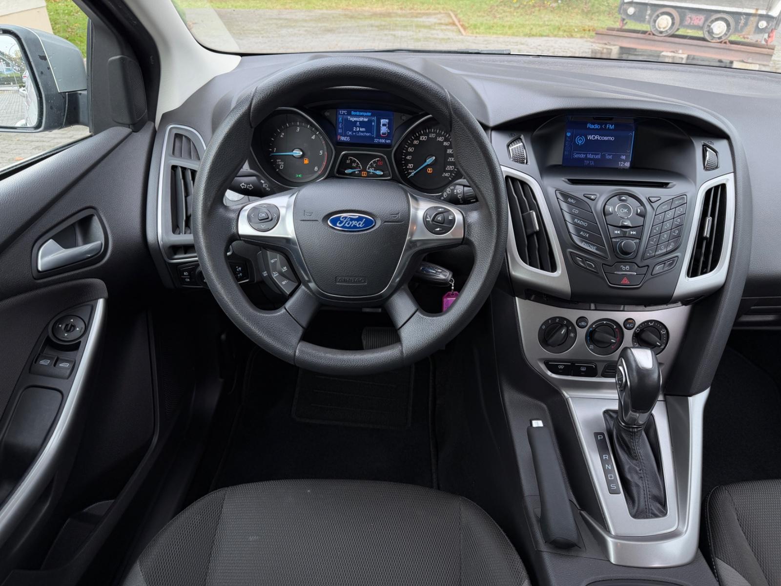 Ford Focus 2014 — photo 9