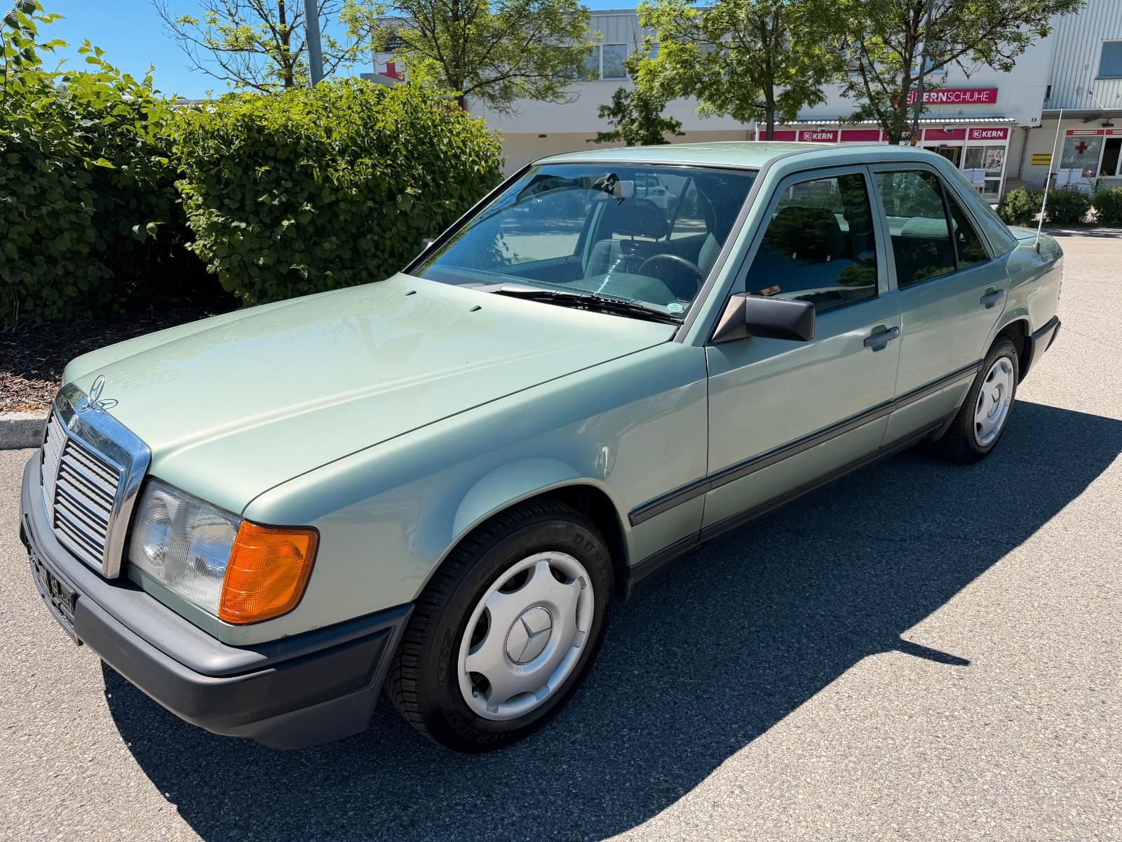 Mercedes-Benz 230 E,  H KENNZEICHEN, TÜV NEU!!!!