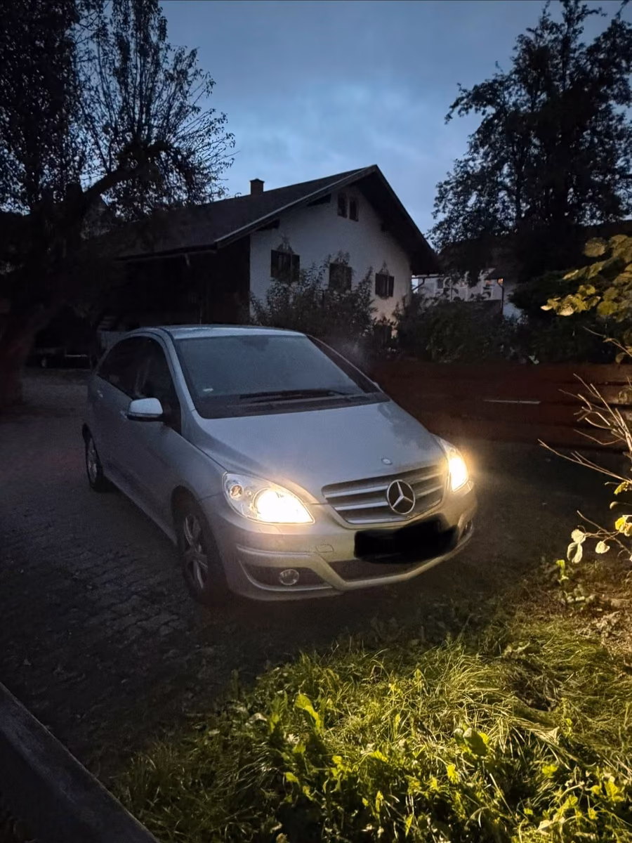 Mercedes-Benz B 200