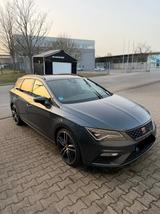 Seat SEAT Leon ST Cupra 300 4Drive DSG | PANO | ACC - Seat Leon von privat