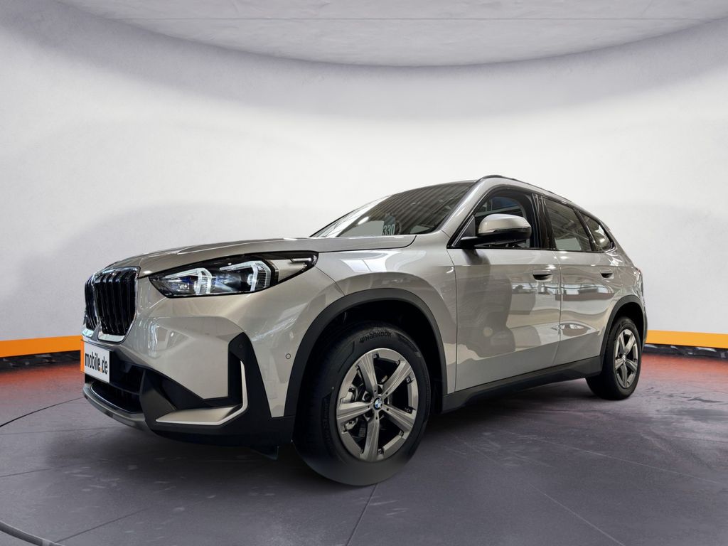 BMW X1 xDrive20d AHK Massage PANO RFK Driving