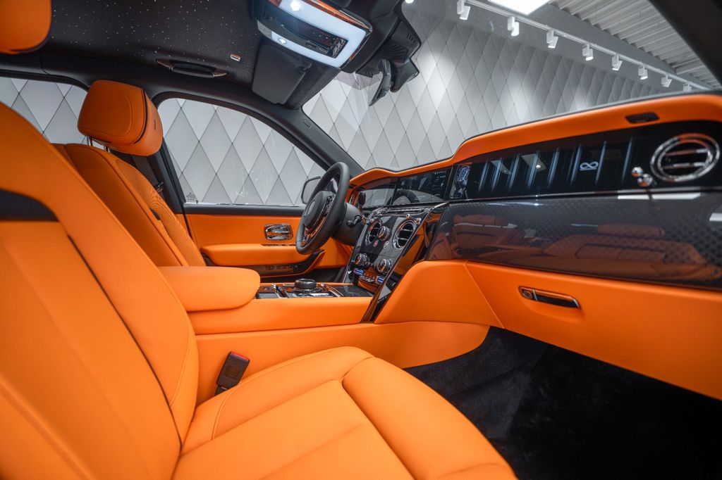 Cullinan BLACK BADGE 2026 MANSORY BLACK/ORANGE - Bild 16