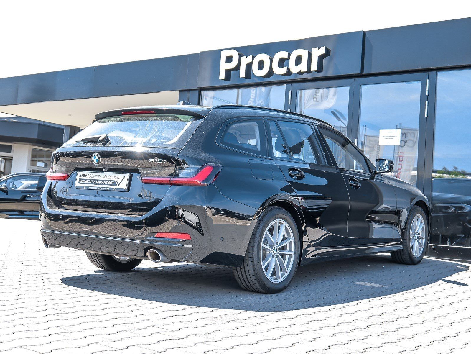BMW 318i Touring RFK NAVI LED PDC V+H DAB Parkass. foto 2
