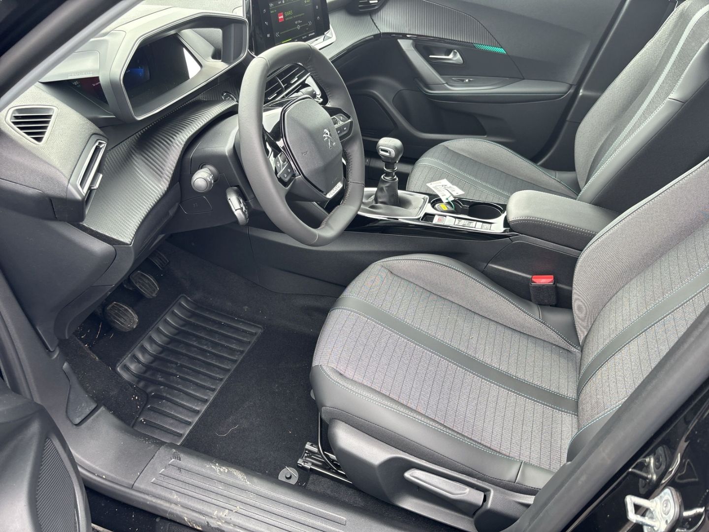 Fahrzeugabbildung Peugeot 2008 Allure Pack 1.2 PureTech 130 *Rückfahrkamer