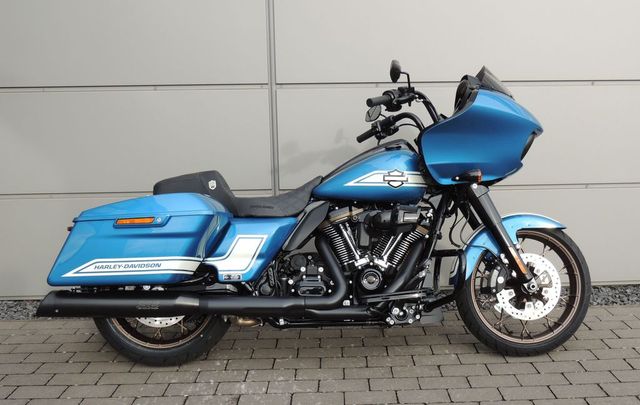 Harley-Davidson Road Glide ST 117 FLTRXST  Fast Johnnie