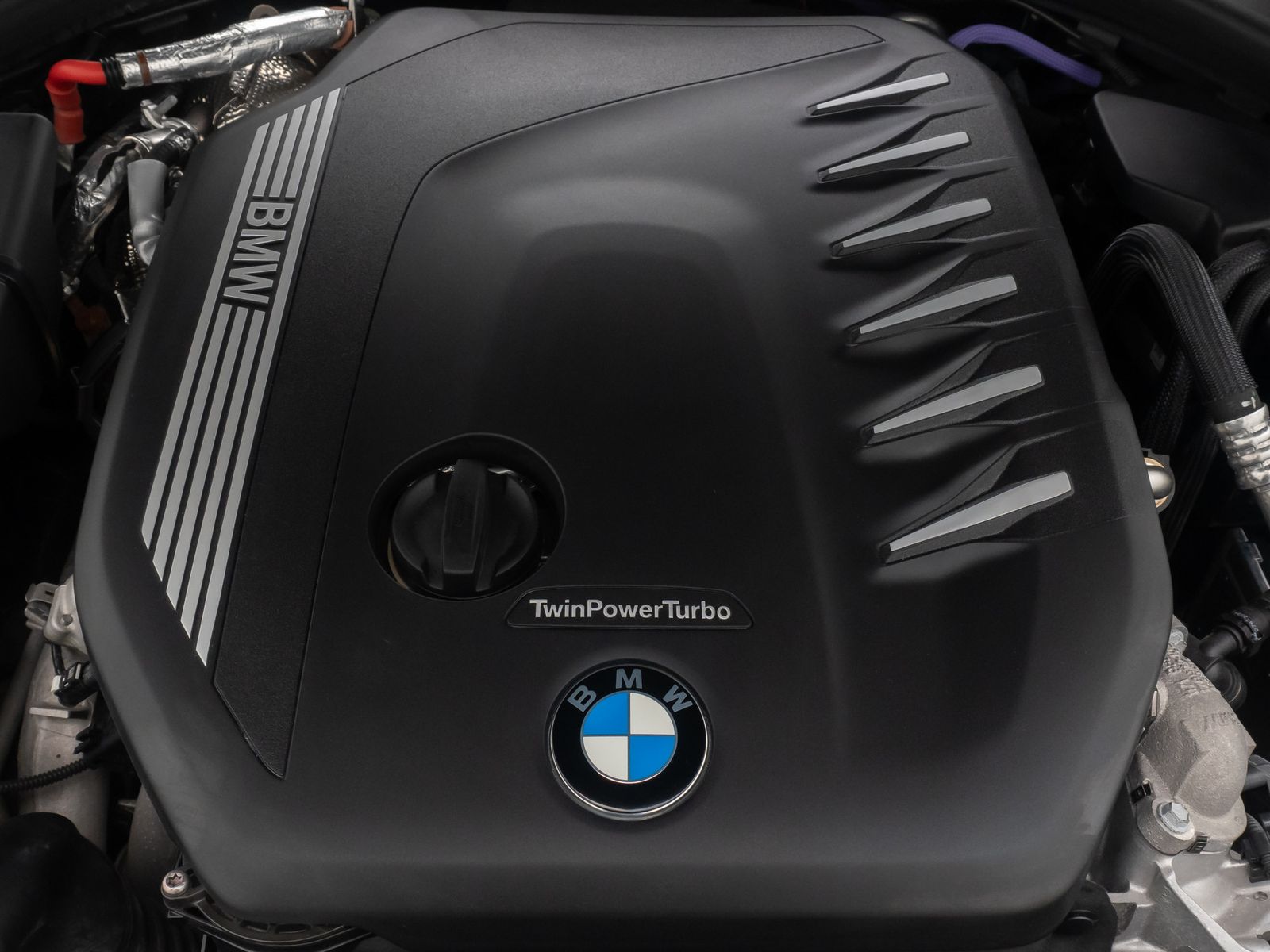 Fahrzeugabbildung BMW 330d xD M Sport Individual Kamera DAB HUD 19Zoll