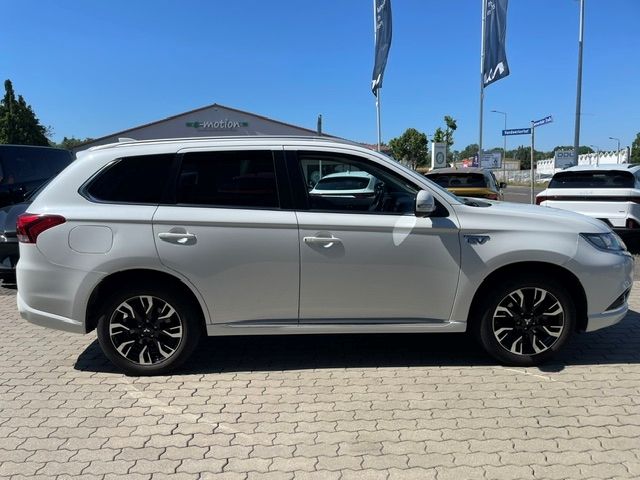 Fahrzeugabbildung Mitsubishi Outlander PHEV Top 4WD 360° AHK Leder DAB Schieb