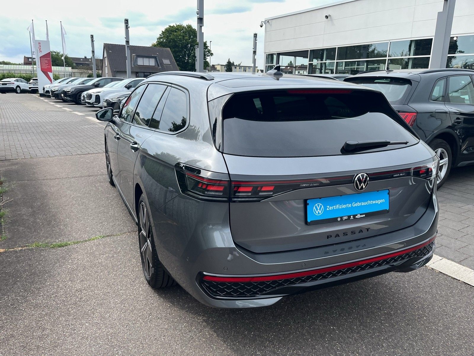 Volkswagen Passat Variant e-Hybrid R-Line VOLL: 83K ASG foto 2
