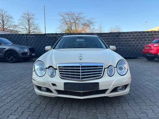 Mercedes-Benz E 200 CDI Silber Farbe/Leder/Navi/KlimaAutomatik