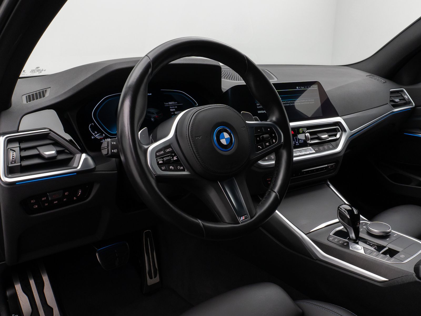 Fahrzeugabbildung BMW 330e M Sport Laser 360°HUD DAB Stop&Go Komfort