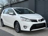 Toyota Verso Life 1.6 "7-Sitzplätze"16 Alu - Toyota Verso mit Benzin-Antrieb: Kleinbus, 1.6